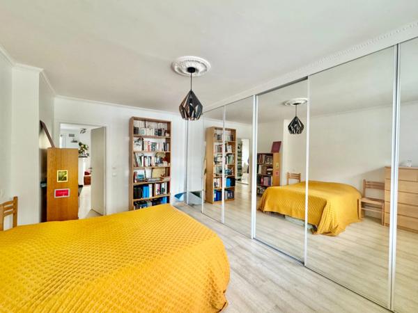 Grand 2 pièces avec balcon à deux pas de la gare