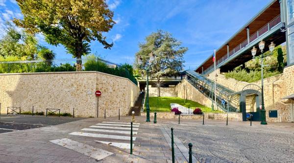 Grand 2 pièces avec balcon à deux pas de la gare