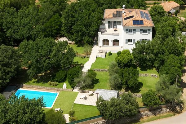 Saint Maximin: maison 286m2 sur 5000m2 - 6 voire 7 chambres