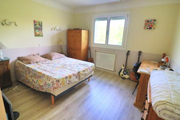 Saint Maximin: maison 286m2 sur 5000m2 - 6 voire 7 chambres