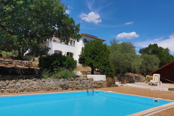 Saint Maximin: maison 286m2 sur 5000m2 - 6 voire 7 chambres