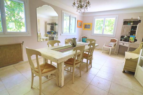 Saint Maximin: maison 286m2 sur 5000m2 - 6 voire 7 chambres