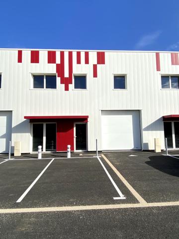 A VENDRE : très beau local d'activité NEUF environ 300 m2 - SAINT-HERBLAIN