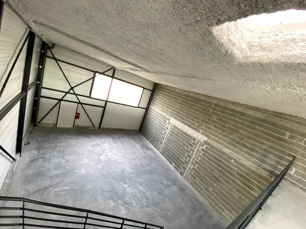 A VENDRE : très beau local d'activité NEUF environ 300 m2 - SAINT-HERBLAIN
