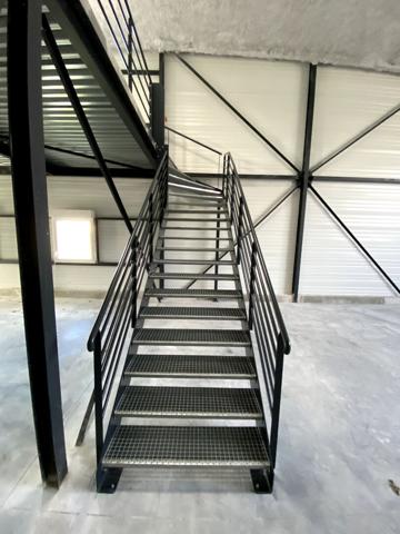 A VENDRE : très beau local d'activité NEUF environ 300 m2 - SAINT-HERBLAIN