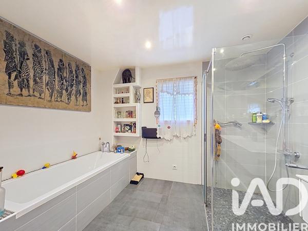 Maison à vendre 7 pièces 213 m² Villecresnes