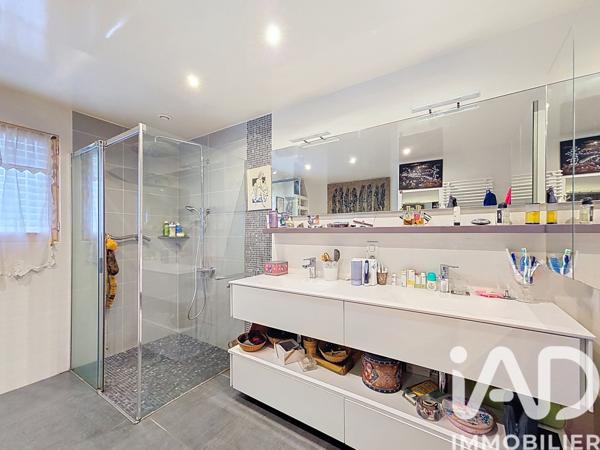 Maison à vendre 7 pièces 213 m² Villecresnes