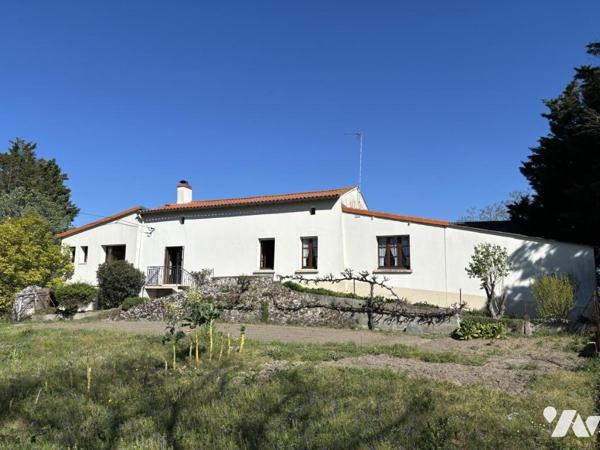 Maison d'habitation avec dépendance 