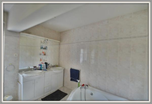 Dpt Lot et Garonne (47), à louer proche d' AGEN maison P5 de 140 m² -Terrain -Garage