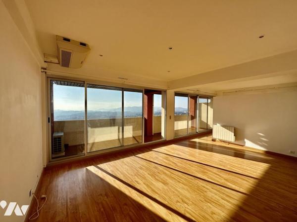 GRASSE - BEL APPARTEMENT DE 50M² AVEC VUE PANORAMIQUE 