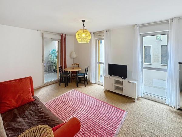 ? ROUBAIX CENTRE-VILLE | 2 pièces 44 m² | PARKING COUVERT ? À 2 pas de tout ! Parfait premier achat ou investissement ?