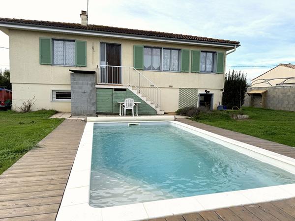 Maison Angles 3 chambres terrain 1000 m² avec piscine