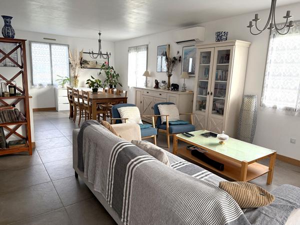 Maison Angles 3 chambres terrain 1000 m² avec piscine