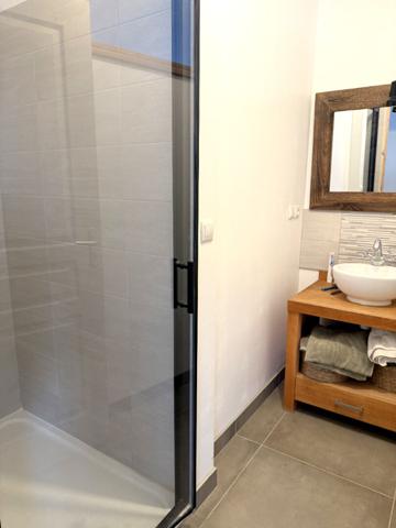 Maison Angles 3 chambres terrain 1000 m² avec piscine