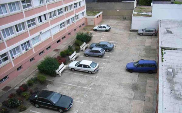 Stationnement à louer    Le Havre