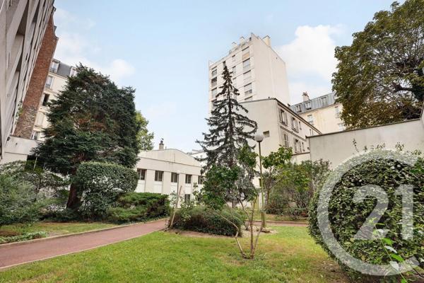 Appartement F1 à vendre  1 pièce - 27,89 m 2   PARIS  - 75015
