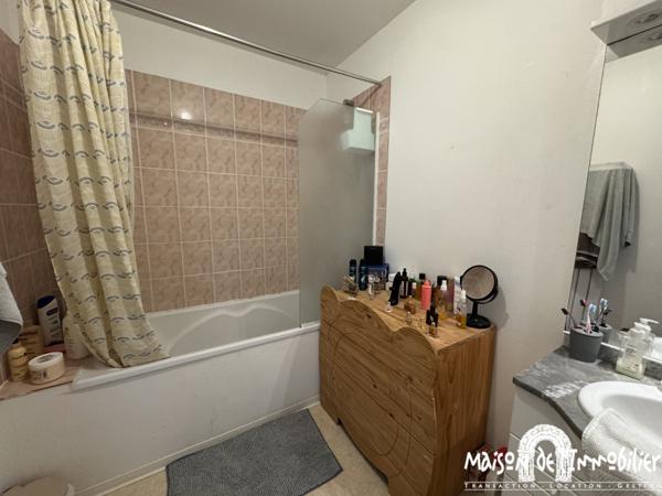 Location Appartement en duplex - 3 chambres et bureau - 150m² - Cour privative - COGNAC Centre-ville