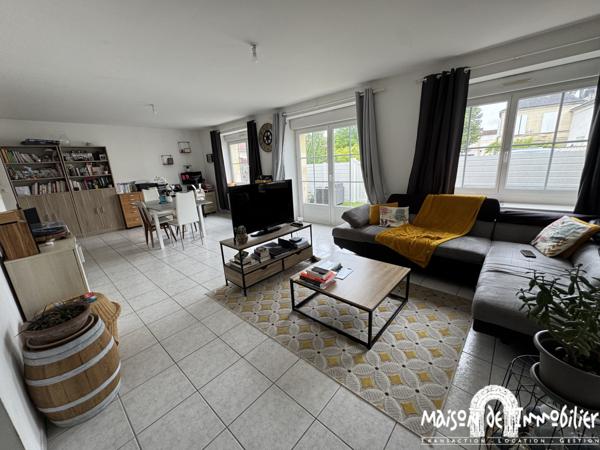 Location Appartement en duplex - 3 chambres et bureau - 150m² - Cour privative - COGNAC Centre-ville