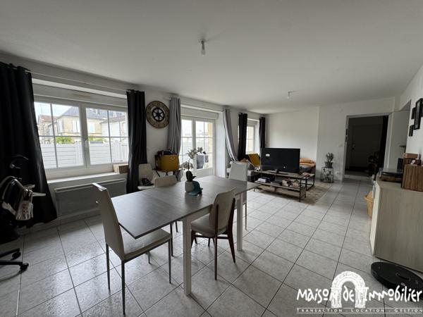 Location Appartement en duplex - 3 chambres et bureau - 150m² - Cour privative - COGNAC Centre-ville