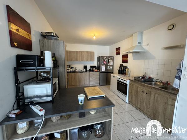 Location Appartement en duplex - 3 chambres et bureau - 150m² - Cour privative - COGNAC Centre-ville