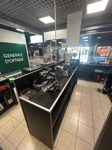 Fonds De Commerce
        
        - 120 m²