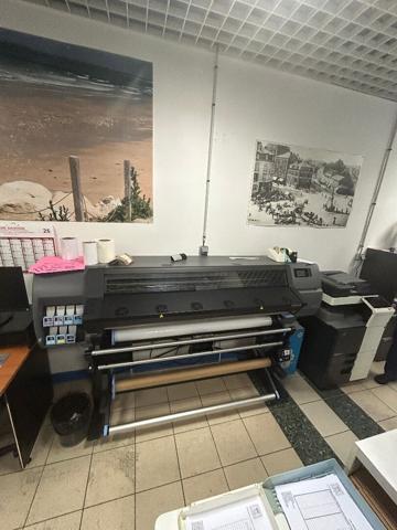 Fonds De Commerce
        
        - 120 m²