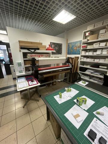 Fonds De Commerce
        
        - 120 m²