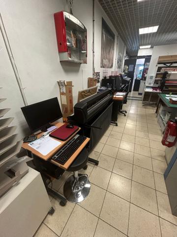 Fonds De Commerce
        
        - 120 m²