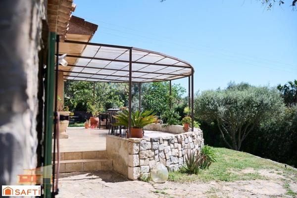 Maison de plain pied 3 chambres, piscine et garage