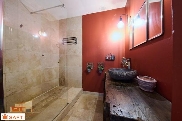 Maison de plain pied 3 chambres, piscine et garage