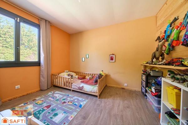 Maison de plain pied 3 chambres, piscine et garage