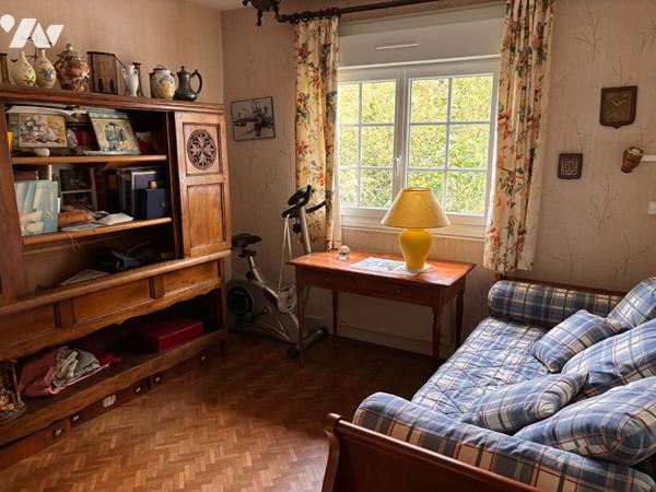 LA FLECHE - À vendre : Maison située à seulement 2 km du centre-ville.