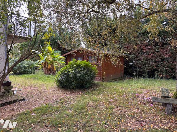 LA FLECHE - À vendre : Maison située à seulement 2 km du centre-ville.