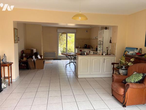 LA FLECHE - À vendre : Maison située à seulement 2 km du centre-ville.