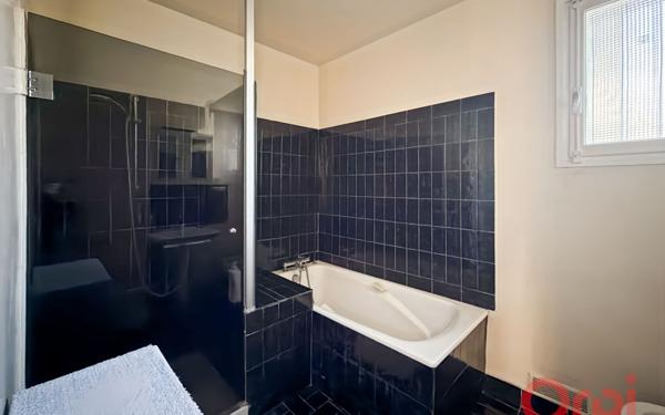 Maison à vendre    6 pièces •  Vias