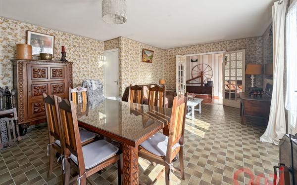 Maison à vendre    6 pièces •  Vias
