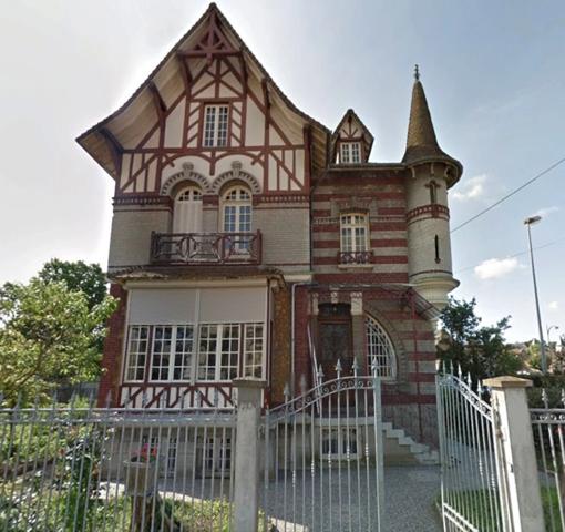 Maison à vendre de Style Balnéaire fin XIXème début XXème 9 pièces à BRETEUIL (60)