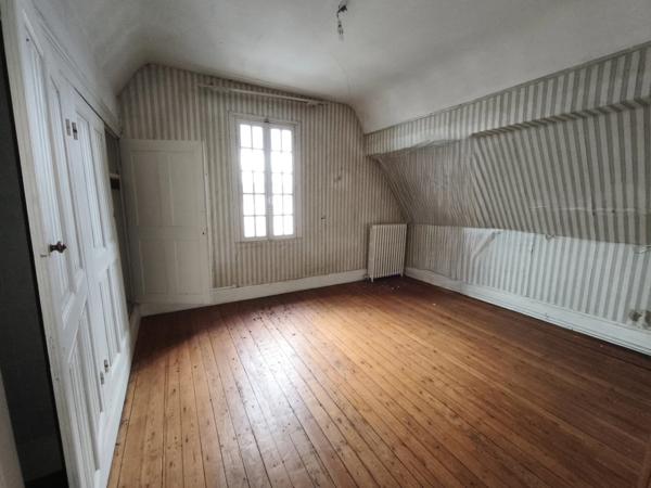 Maison à vendre de Style Balnéaire fin XIXème début XXème 9 pièces à BRETEUIL (60)