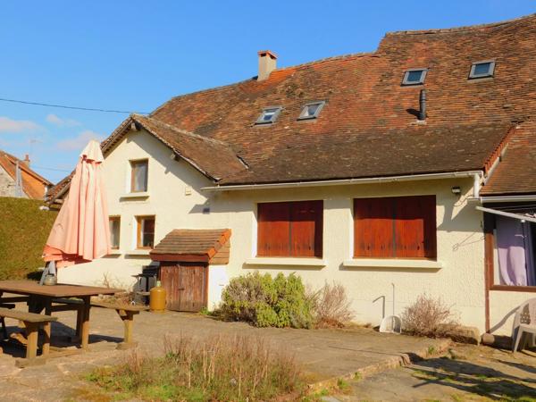 Superbe conversion de grange, deux gîtes, étang de 6 hectares