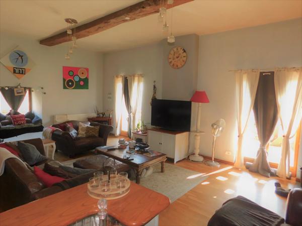 Superbe conversion de grange, deux gîtes, étang de 6 hectares