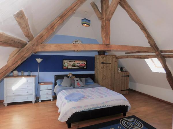 Superbe conversion de grange, deux gîtes, étang de 6 hectares