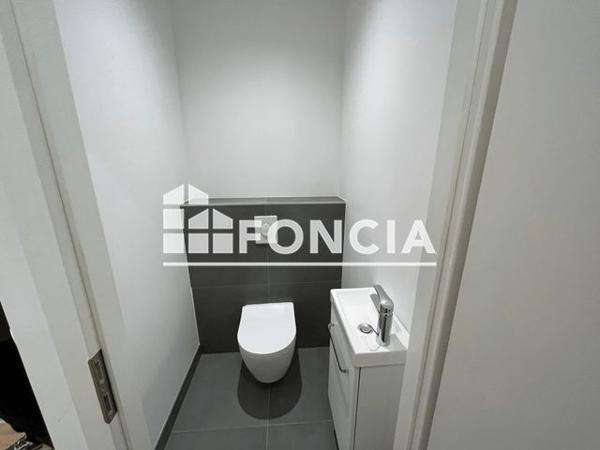 Location Appartement 3 pièces 84.4 m² - 5 RUE DE NIEDERBRONN Strasbourg 67000