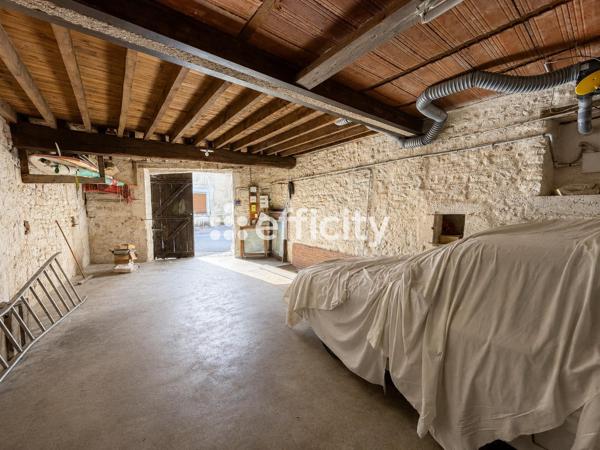 Maison
         5 pièces
        - 112 m² 79 000 € *