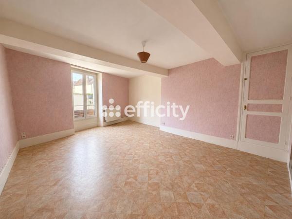 Maison
         5 pièces
        - 112 m² 79 000 € *