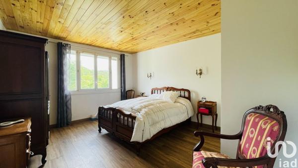 Maison 3 pièces de 90 m² à Quérigut (09460)