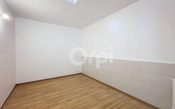 Appartement à louer    3 pièces •  Compiègne