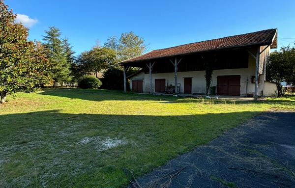 SOUS COMPROMIS Maison de maître des années 1900 sur parcelle arborée de plus de 3900 m2 - 5 chambres