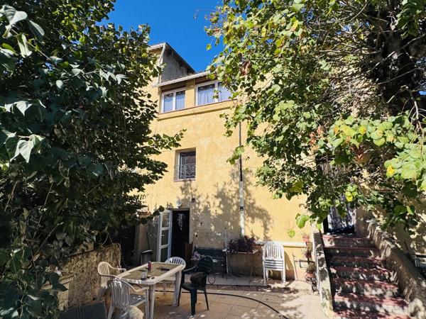 Vente                                                      Maison
                        
                     7 pièces                      133 m2                     à Peillon