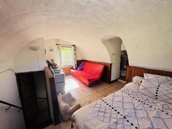 Vente                                                      Maison
                        
                     7 pièces                      133 m2                     à Peillon