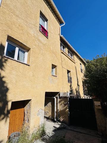 Vente                                                      Maison
                        
                     7 pièces                      133 m2                     à Peillon